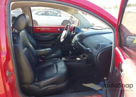 2009 Volkswagen New Beetle 2.5L из США, поврежденный, VIN 3VWRW31CX9M512842